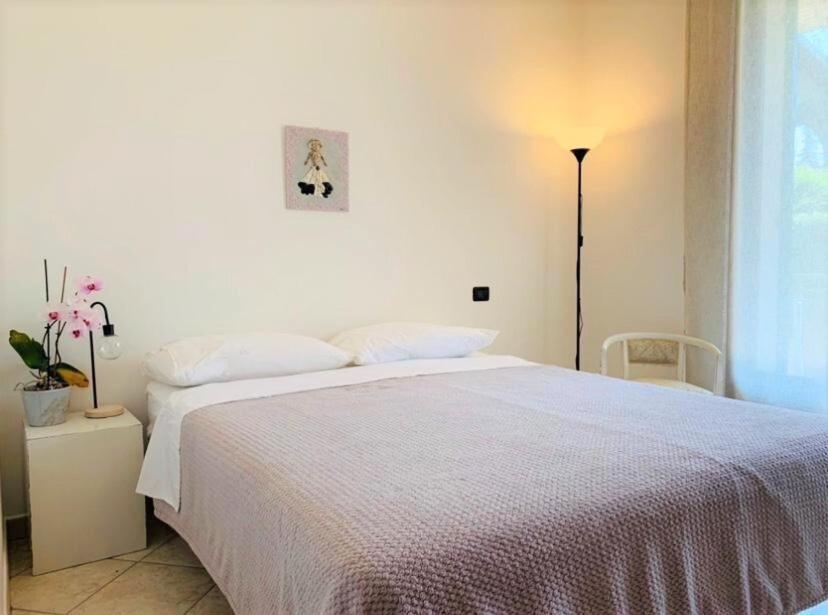 Casa Ulivi Bianco Apartment Rivoltella del Garda Exterior foto
